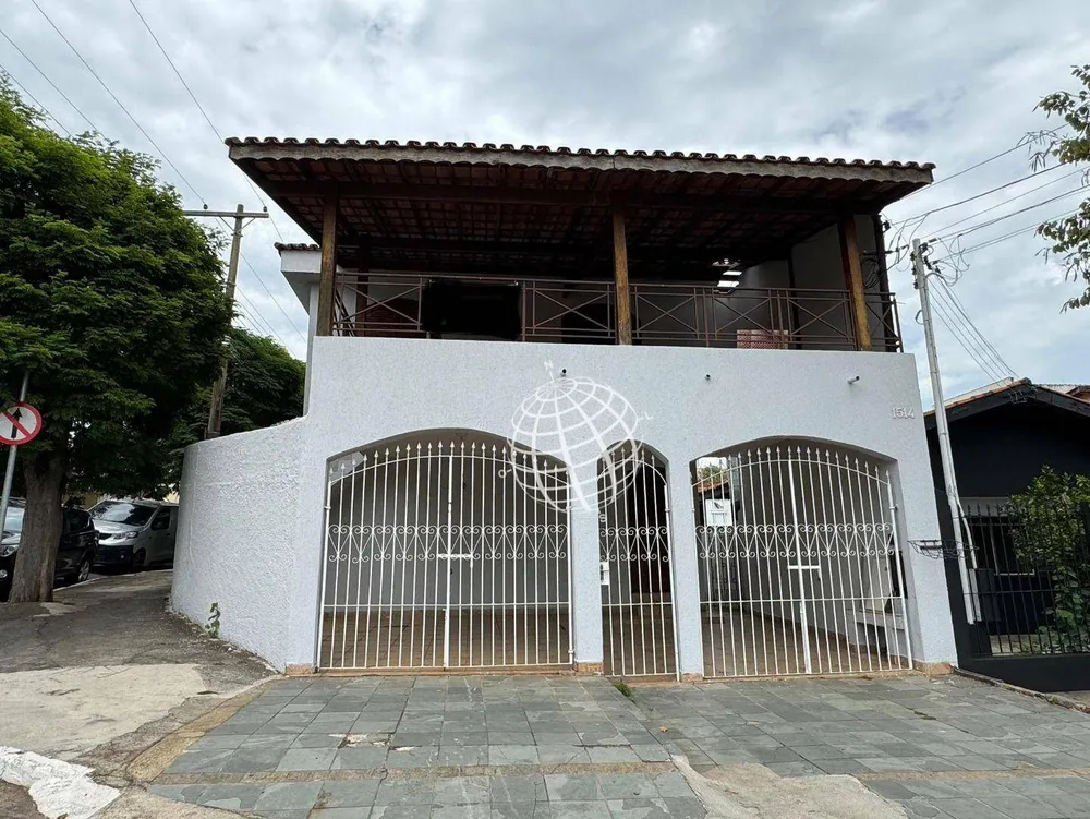 Casa, 3 quartos, 243 m² - Foto 1