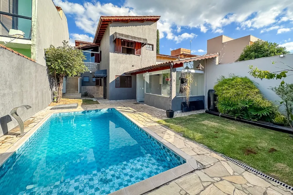 Casa, 5 quartos, 239 m² - Foto 2
