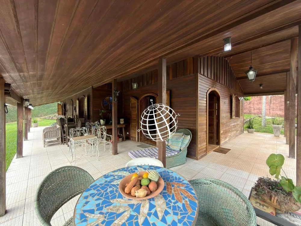 Chácara, 3 quartos, 2500 m² - Foto 1