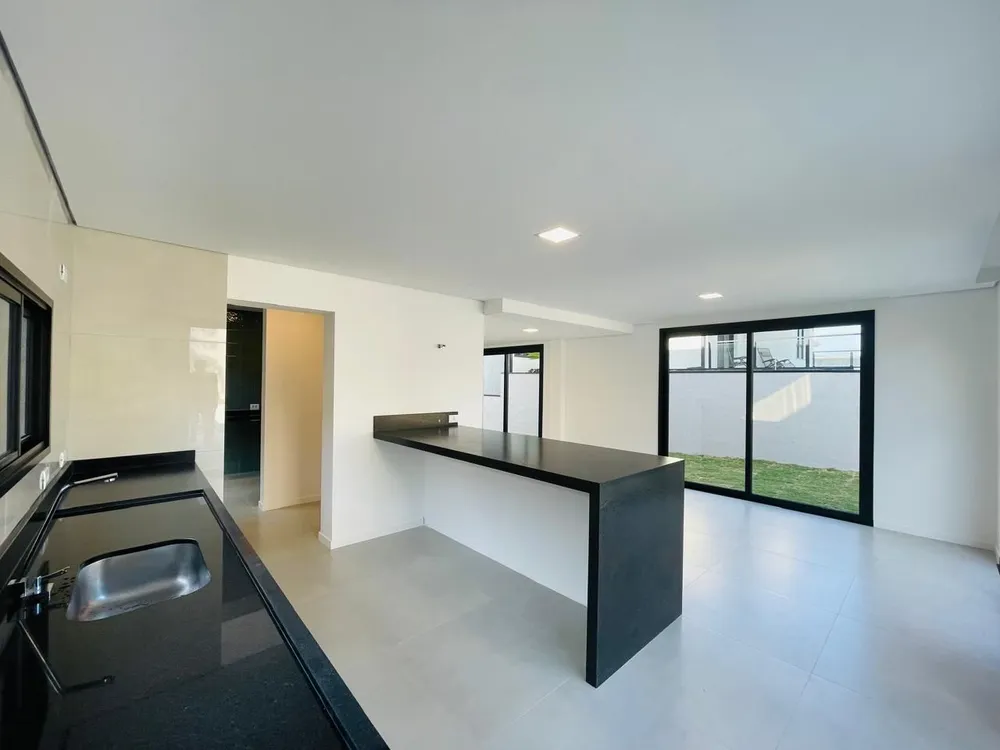 Casa, 3 quartos, 335 m² - Foto 3