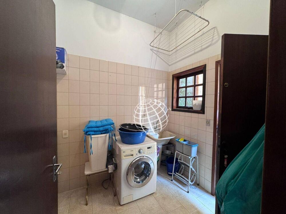 Casa, 3 quartos, 245 m² - Foto 1