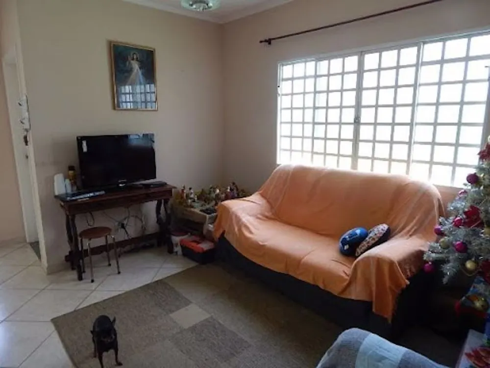 Casa, 3 quartos, 222 m² - Foto 1