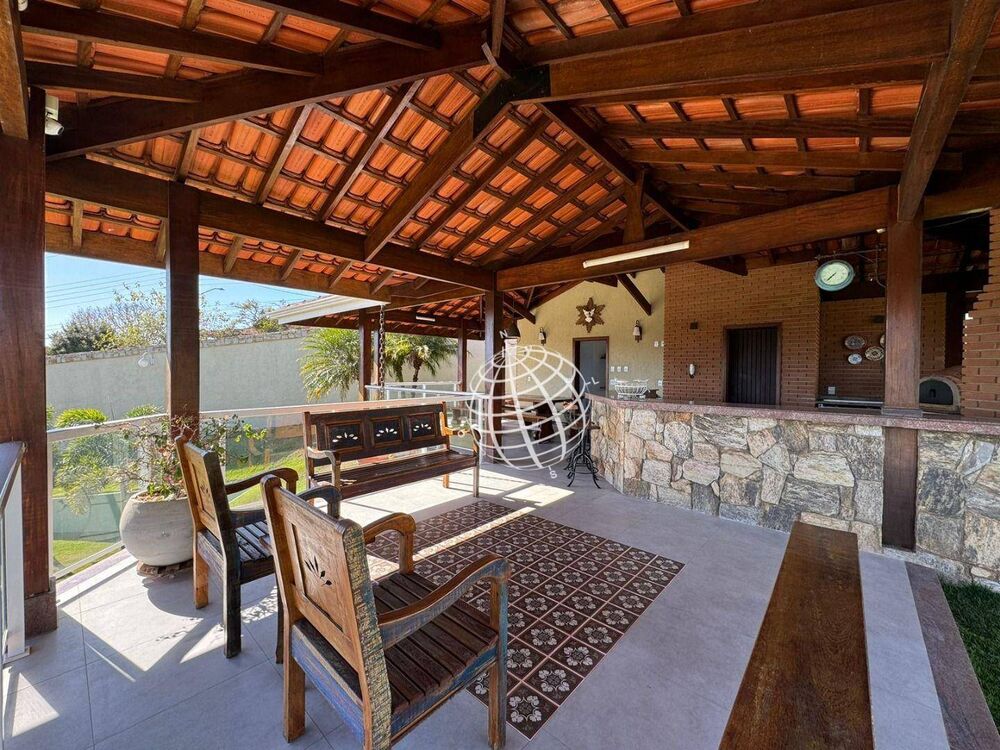 Chácara à venda com 6 quartos, 1138m² - Foto 2