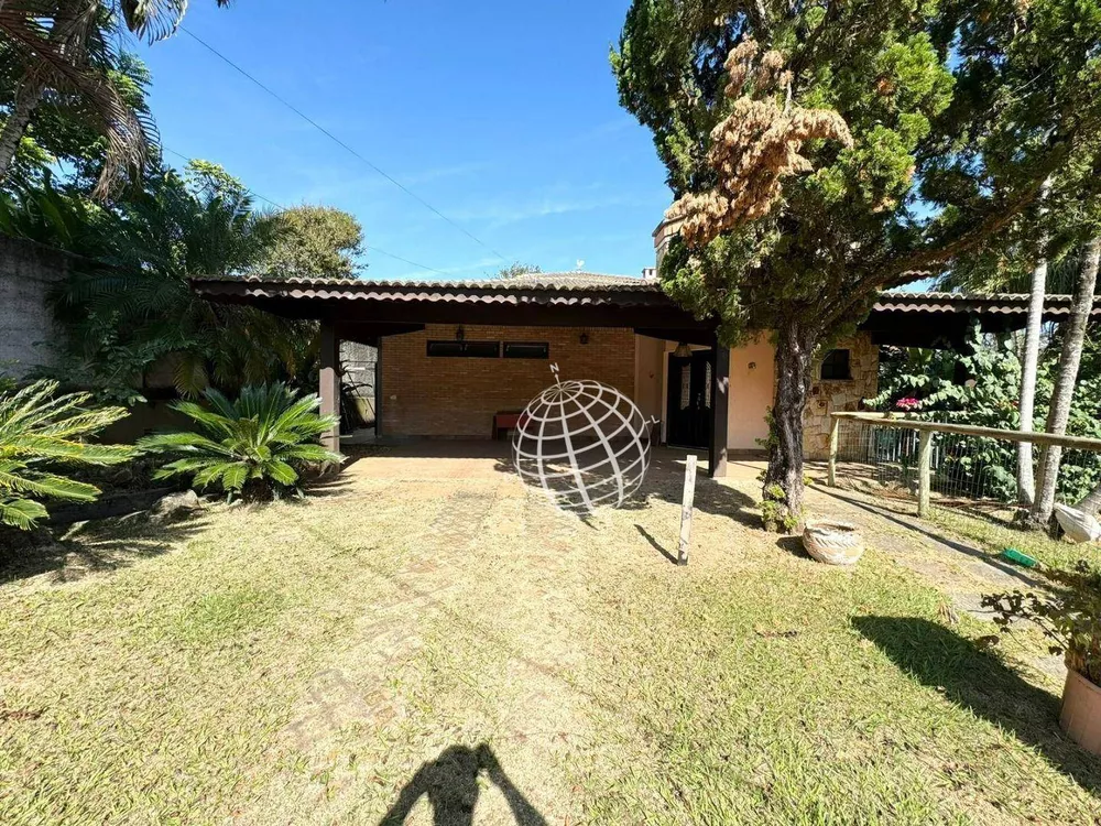 Casa de Condomínio à venda com 4 quartos, 324m² - Foto 1