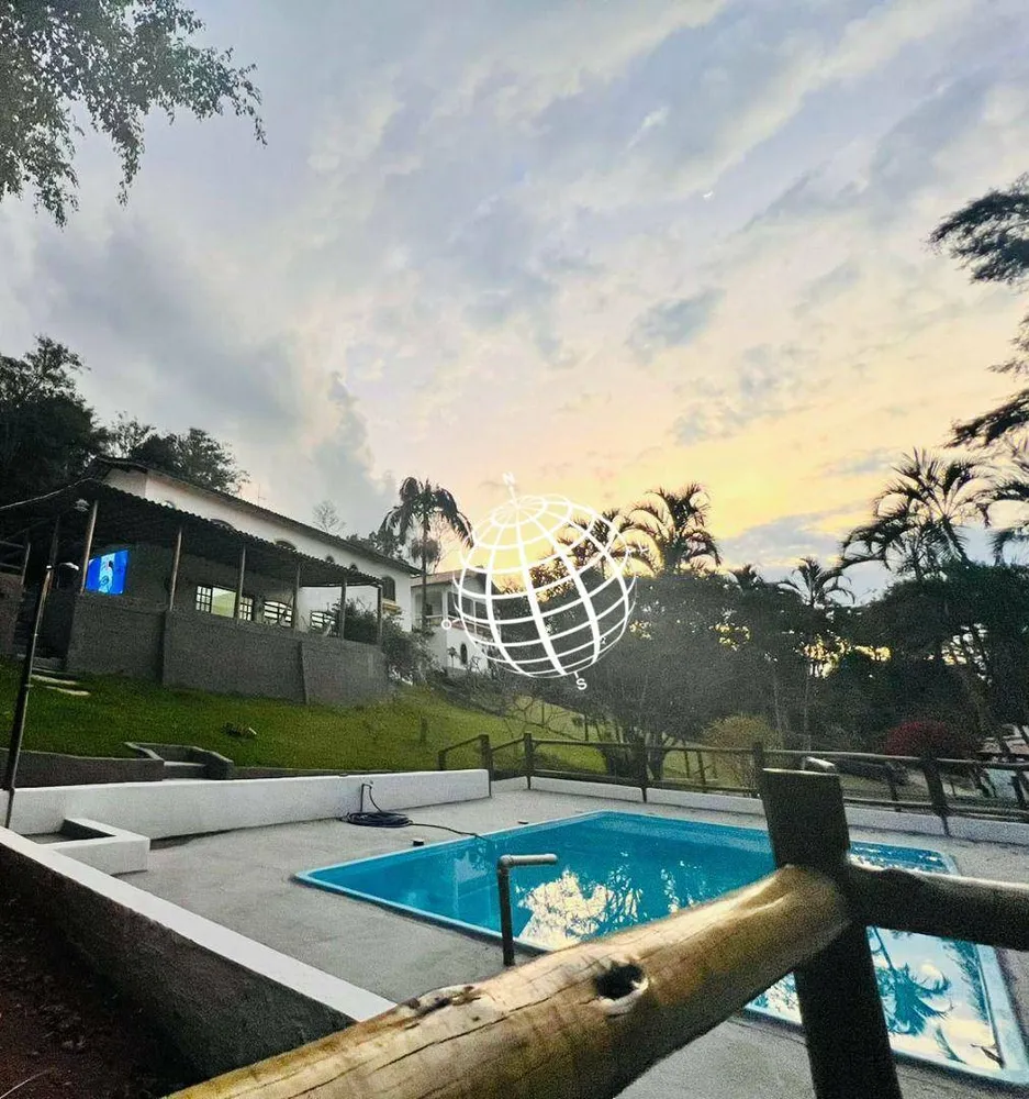 Chácara, 3 quartos, 2525 m² - Foto 1