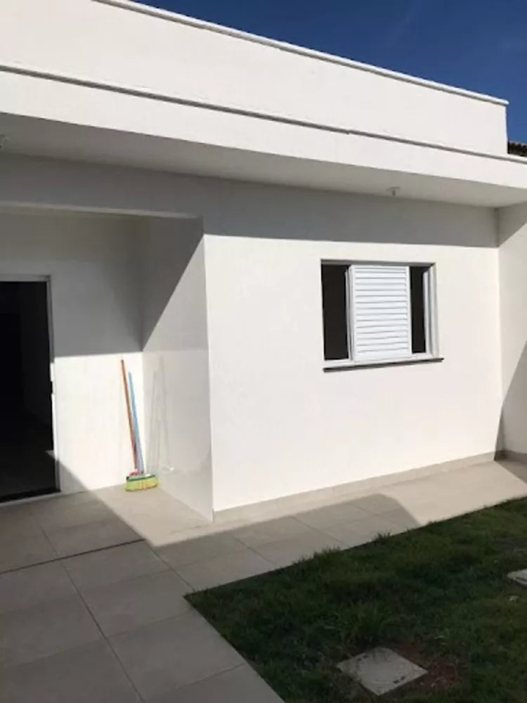 Casa à venda com 3 quartos, 97m² - Foto 2