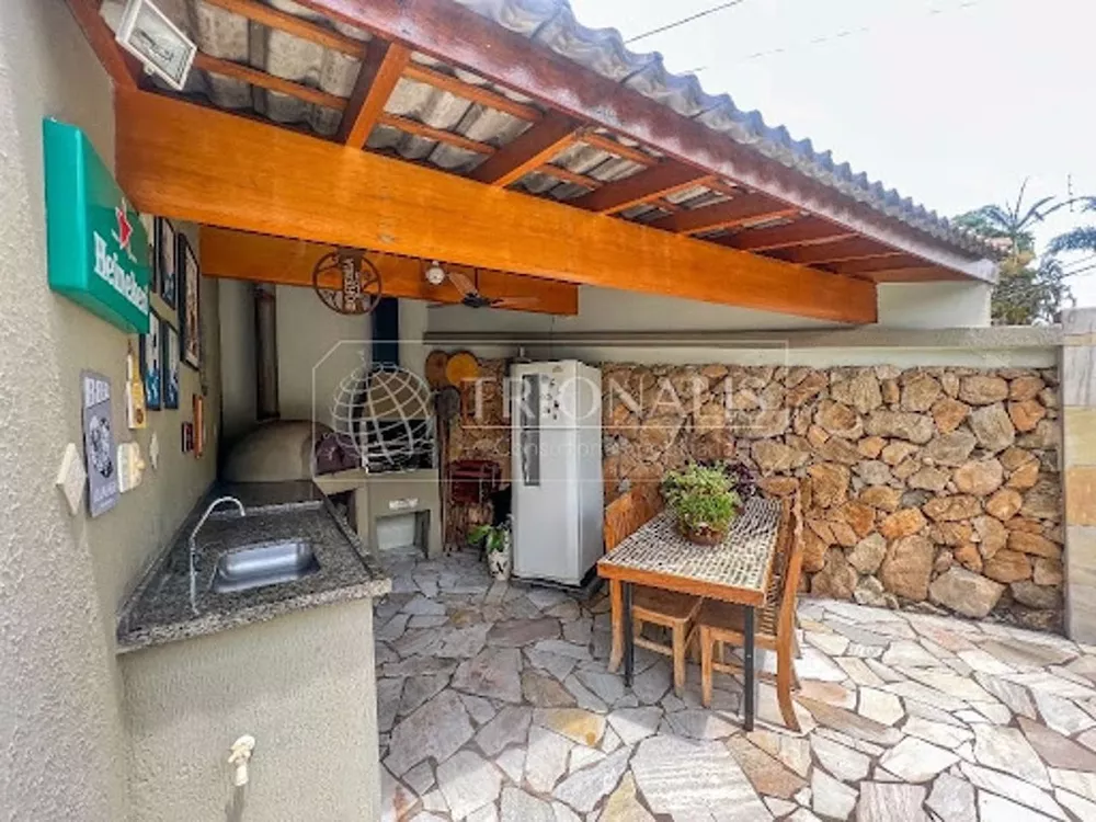 Casa à venda com 3 quartos, 280m² - Foto 4