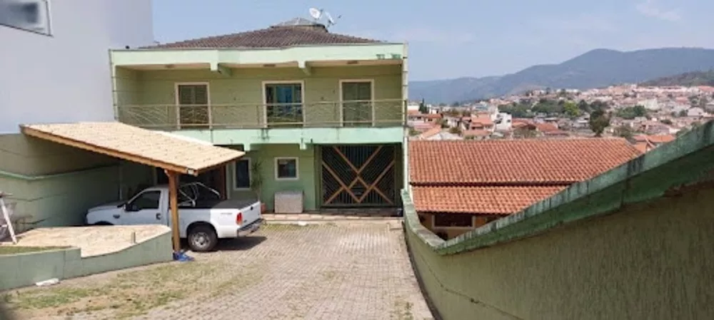 Casa à venda com 3 quartos, 250m² - Foto 2