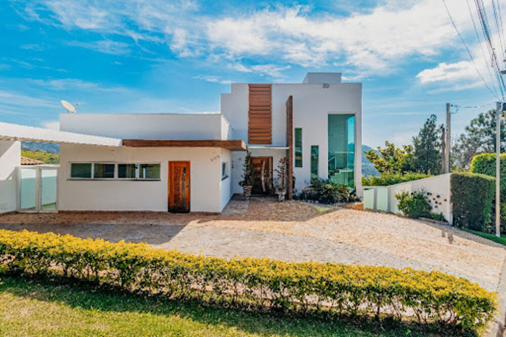 Casa de Condomínio à venda com 4 quartos, 450m² - Foto 1