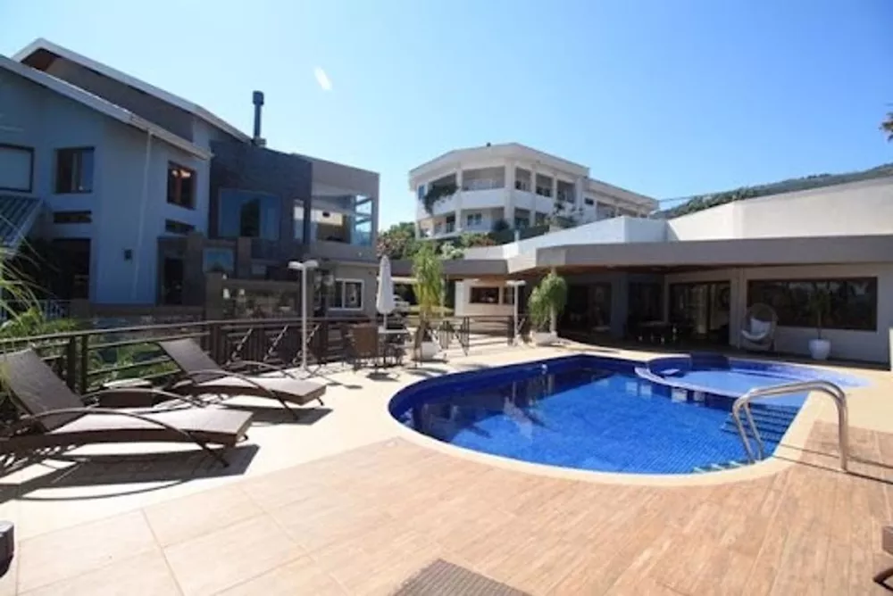 Casa de Condomínio à venda com 4 quartos, 993m² - Foto 1