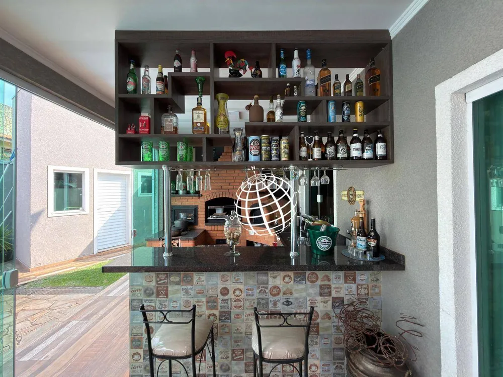 Casa, 4 quartos, 268 m² - Foto 2