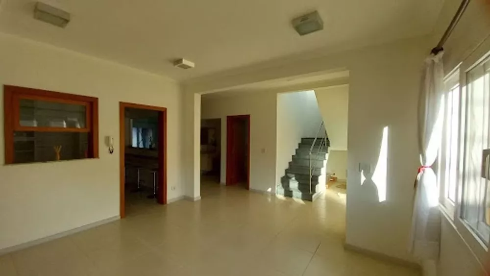 Casa à venda com 3 quartos, 245m² - Foto 4