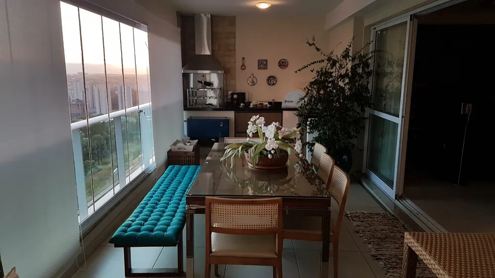 Apartamento, 3 quartos, 218 m² - Foto 1