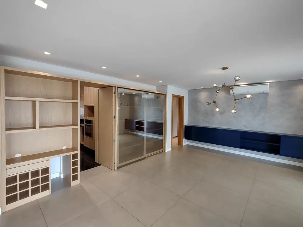 Apartamento, 4 quartos, 218 m² - Foto 1