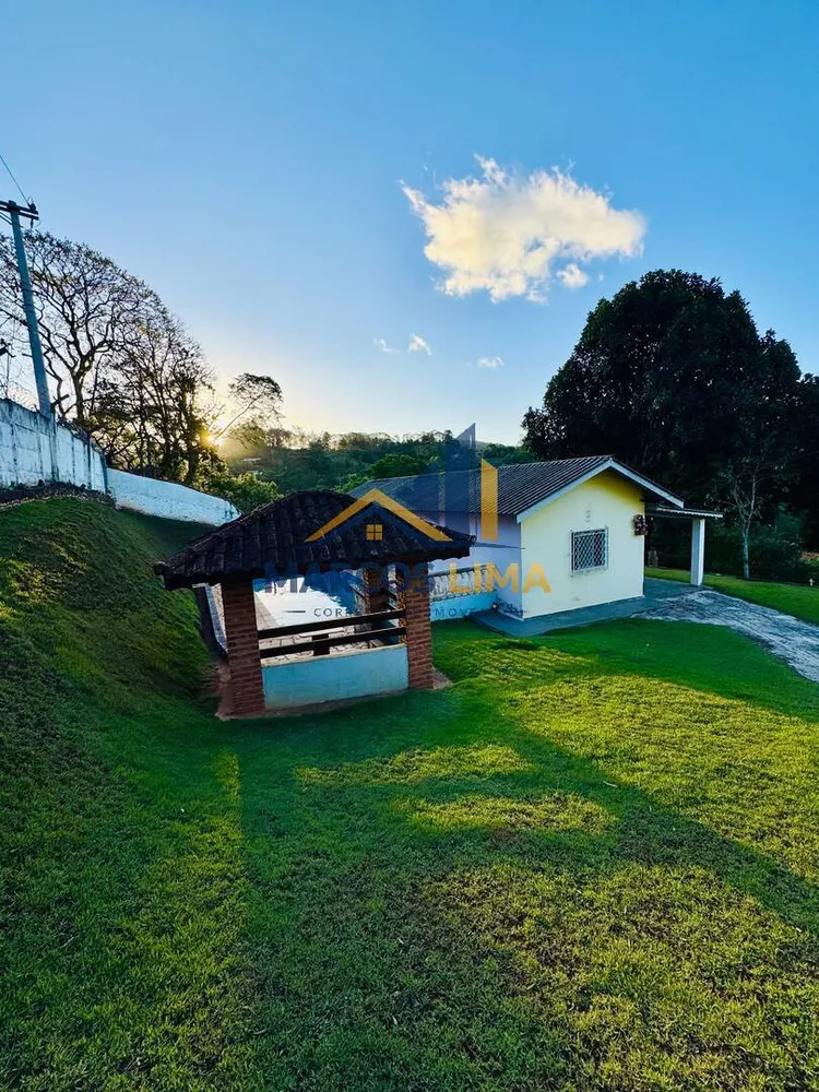 Chácara, 3 quartos, 3040 m² - Foto 1