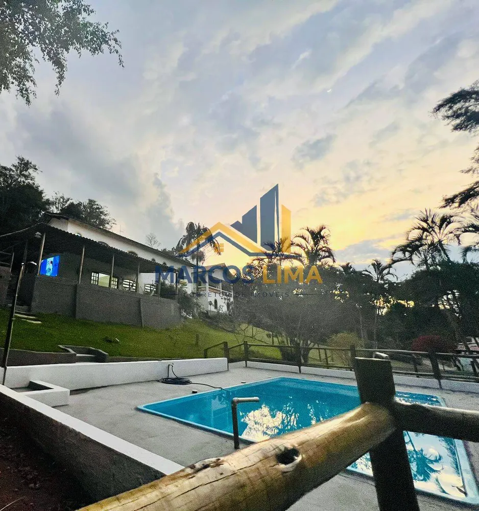 Chácara, 3 quartos, 2525 m² - Foto 1