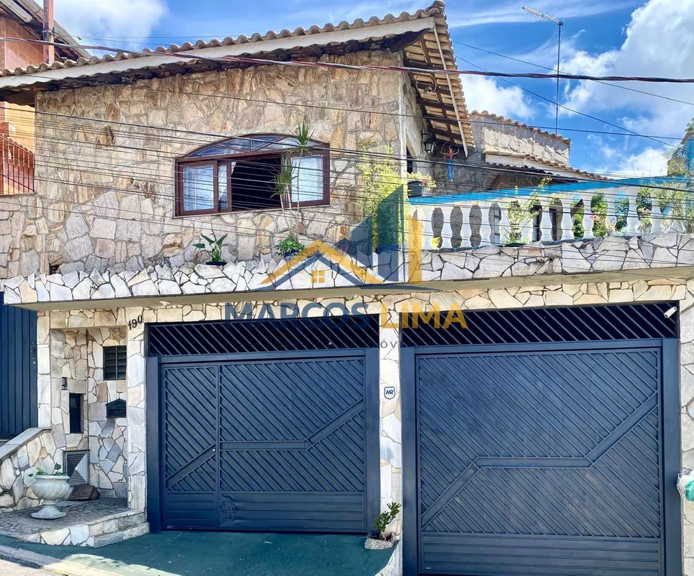 Casa, 3 quartos, 272 m² - Foto 1