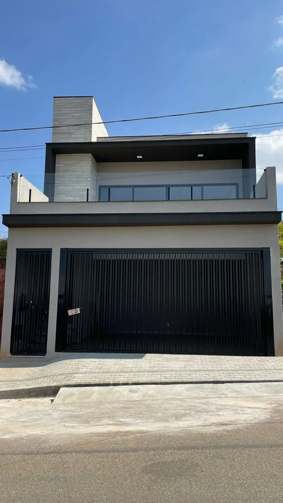 Casa, 3 quartos, 166 m² - Foto 1