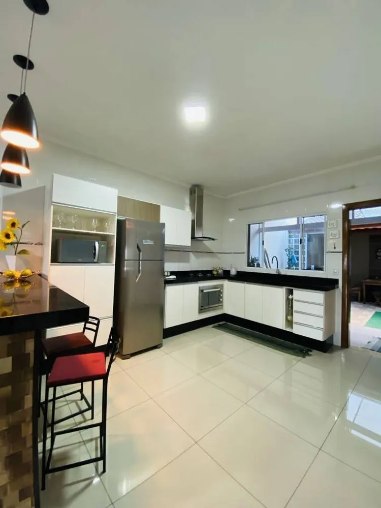 Casa, 2 quartos, 80 m² - Foto 1