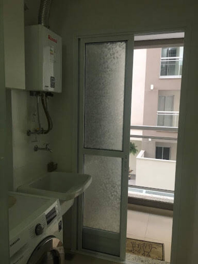 Apartamento à venda com 2 quartos, 70m² - Foto 3