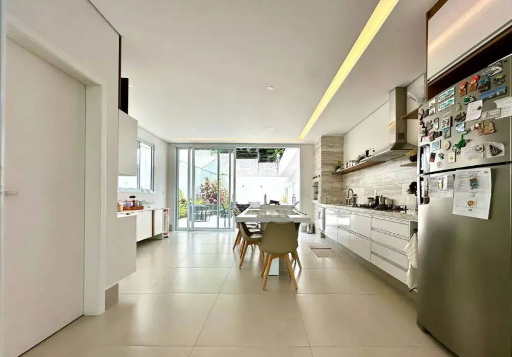 Casa, 3 quartos, 240 m² - Foto 6