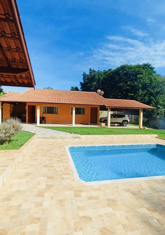 Chácara, 3 quartos, 1380 m² - Foto 1