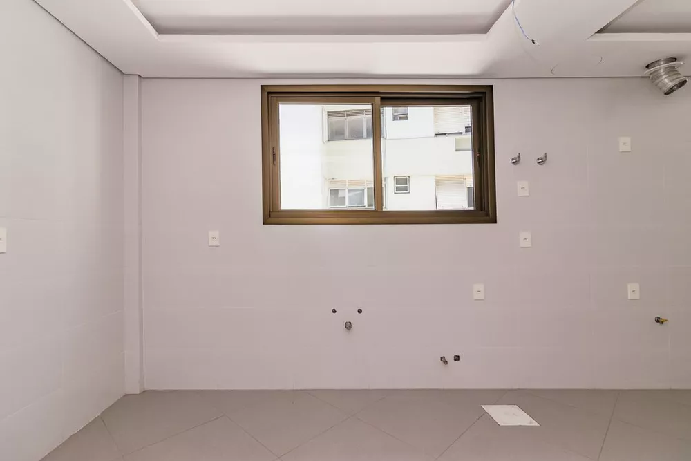 Apartamento à venda com 3 quartos, 169m² - Foto 12