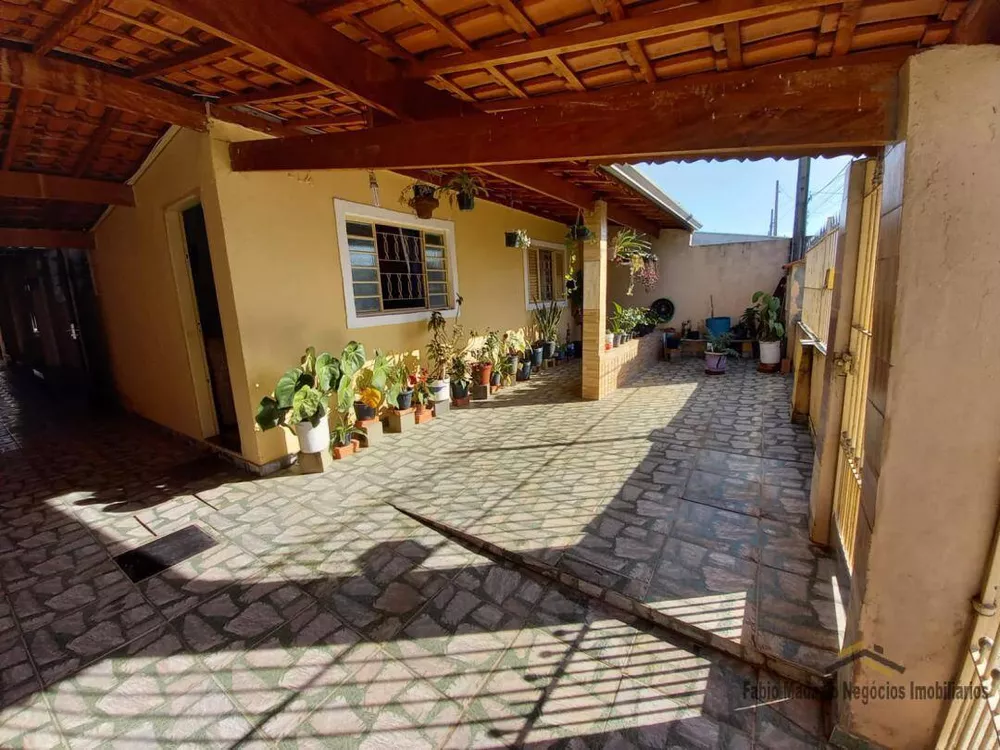 Casa à venda com 3 quartos, 90m² - Foto 1