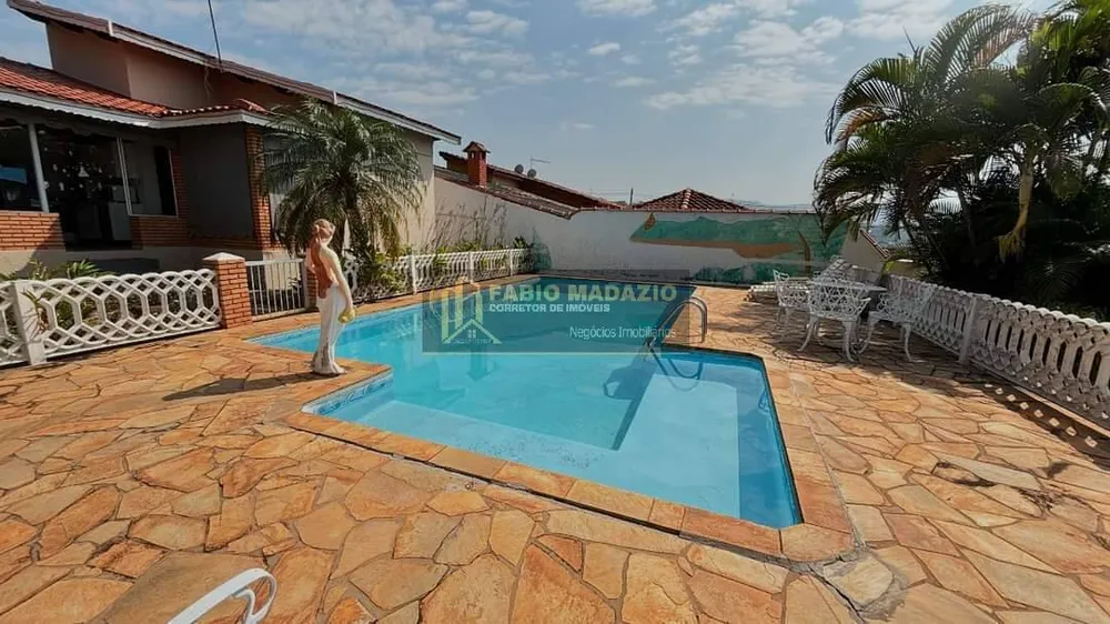 Casa, 5 quartos, 240 m² - Foto 1