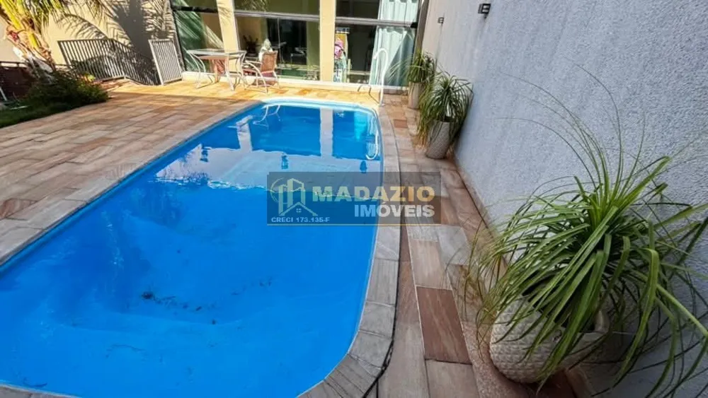 Casa, 3 quartos, 240 m² - Foto 8