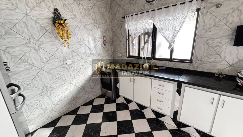 Casa, 5 quartos, 182 m² - Foto 2
