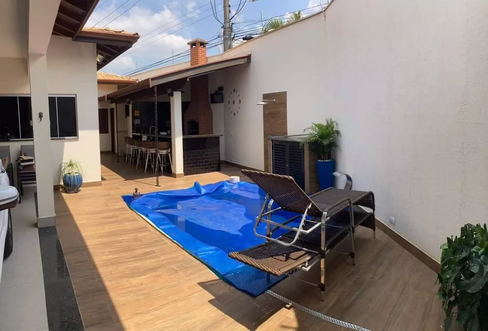 Casa à venda com 3 quartos, 98m² - Foto 2