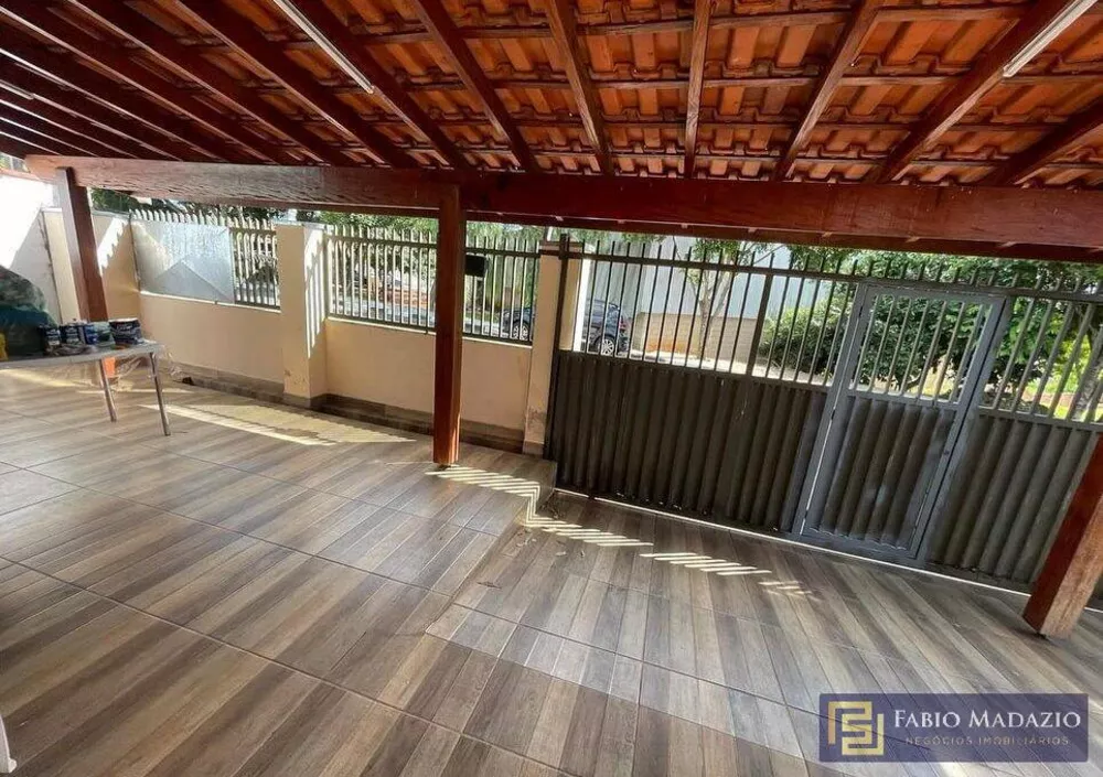 Casa à venda com 2 quartos, 150m² - Foto 1