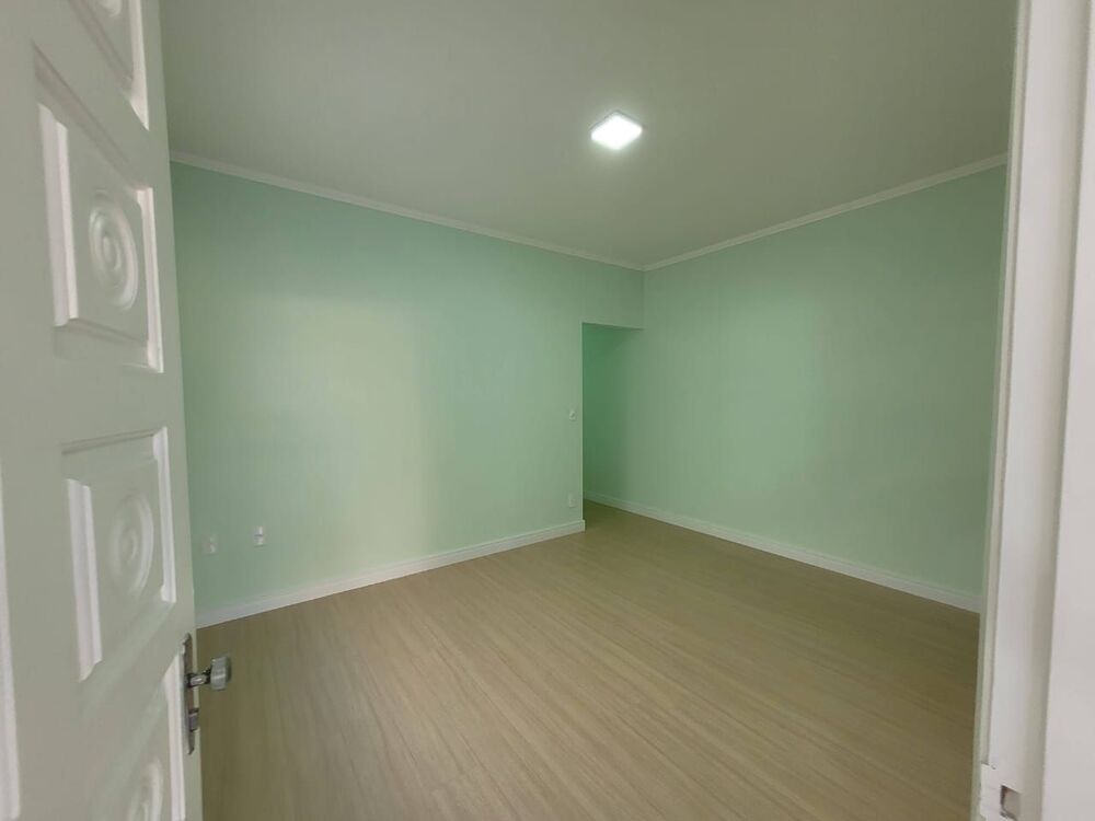 Casa à venda com 2 quartos, 84m² - Foto 2