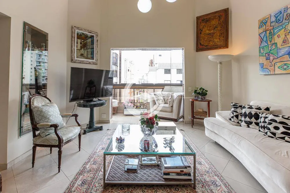 Apartamento, 4 quartos, 260 m² - Foto 1
