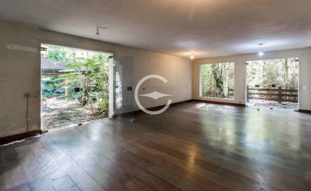 Casa, 5 quartos, 1300 m² - Foto 1
