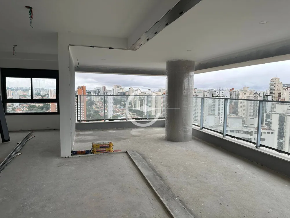 Apartamento, 3 quartos, 211 m² - Foto 1
