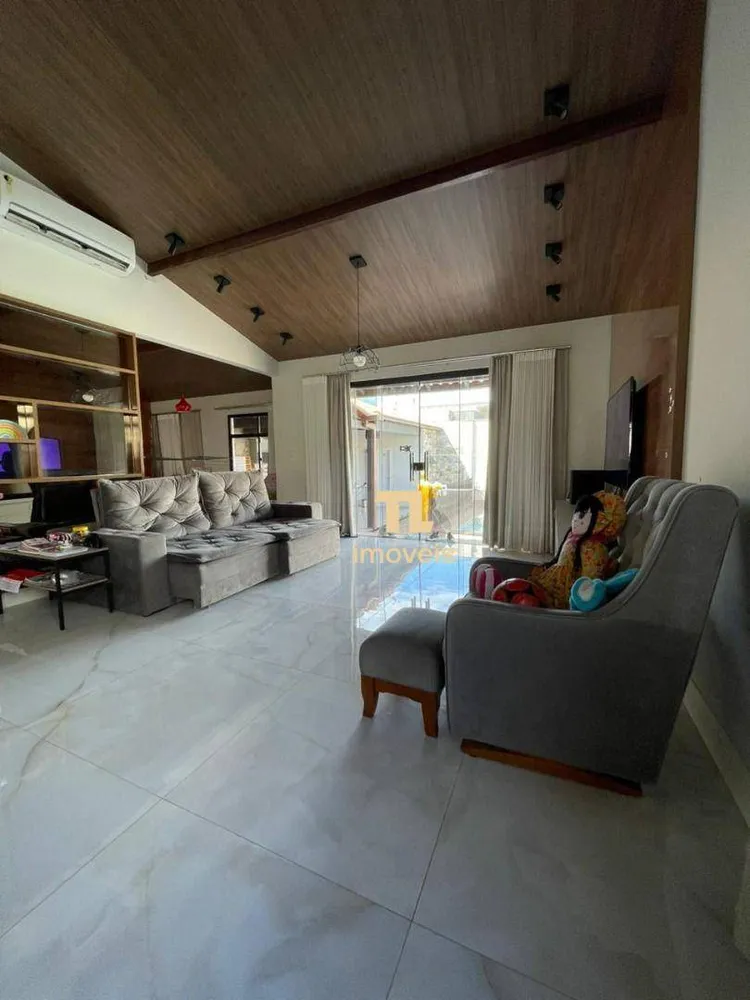 Casa, 4 quartos, 240 m² - Foto 4