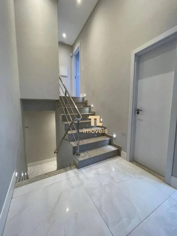 Casa, 4 quartos, 240 m² - Foto 1