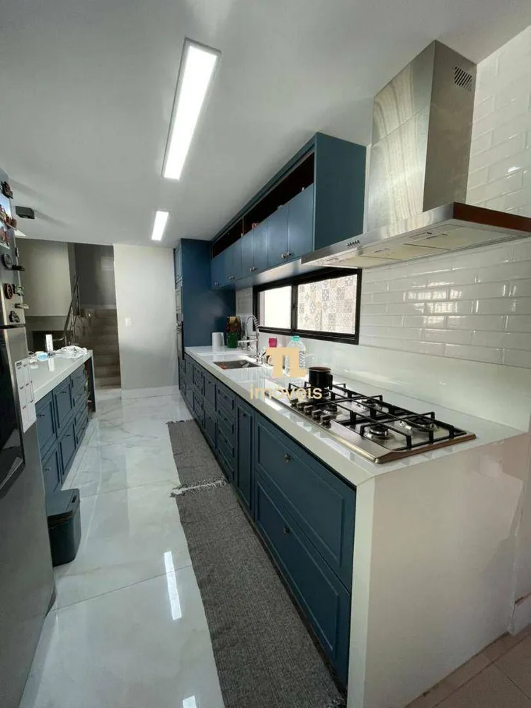 Casa, 4 quartos, 240 m² - Foto 2
