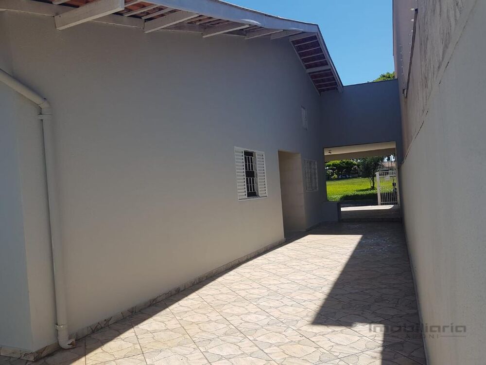 Casa à venda com 3 quartos, 155m² - Foto 2