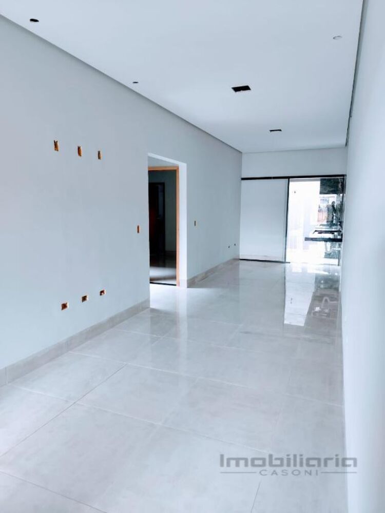 Casa à venda com 3 quartos, 83m² - Foto 1