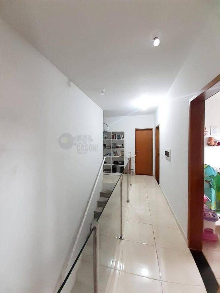 Sobrado à venda com 3 quartos, 265m² - Foto 2