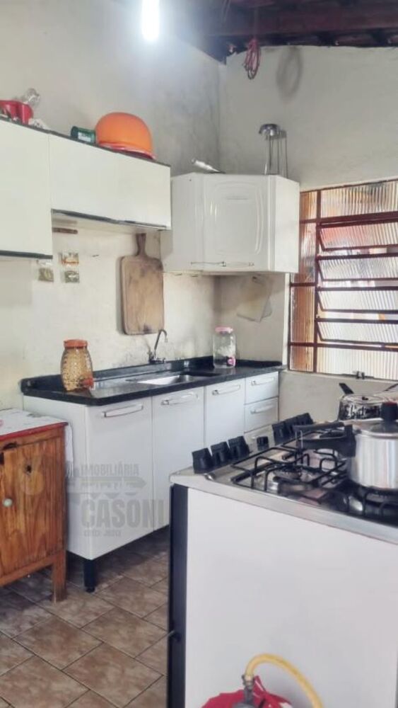 Casa à venda com 2 quartos, 300m² - Foto 3
