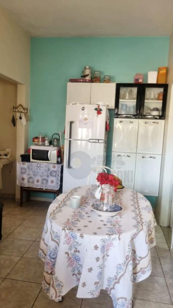 Casa à venda com 2 quartos, 300m² - Foto 4