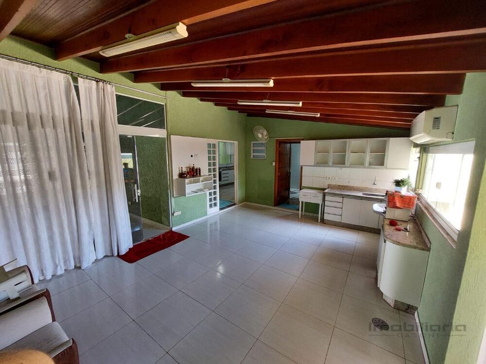 Casa, 3 quartos, 220 m² - Foto 1