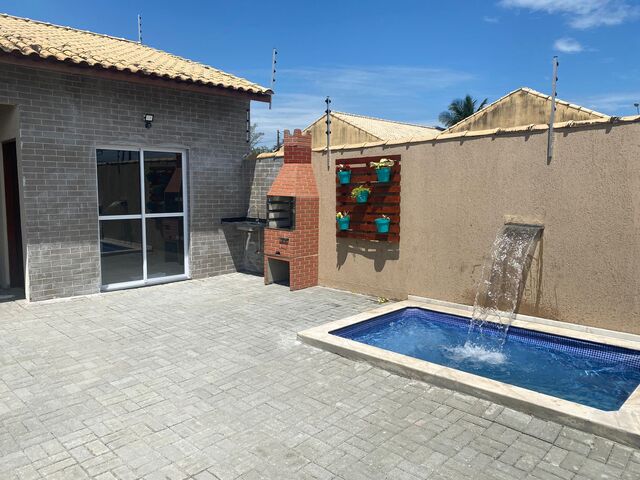 Casa à venda com 2 quartos, 70m² - Foto 1