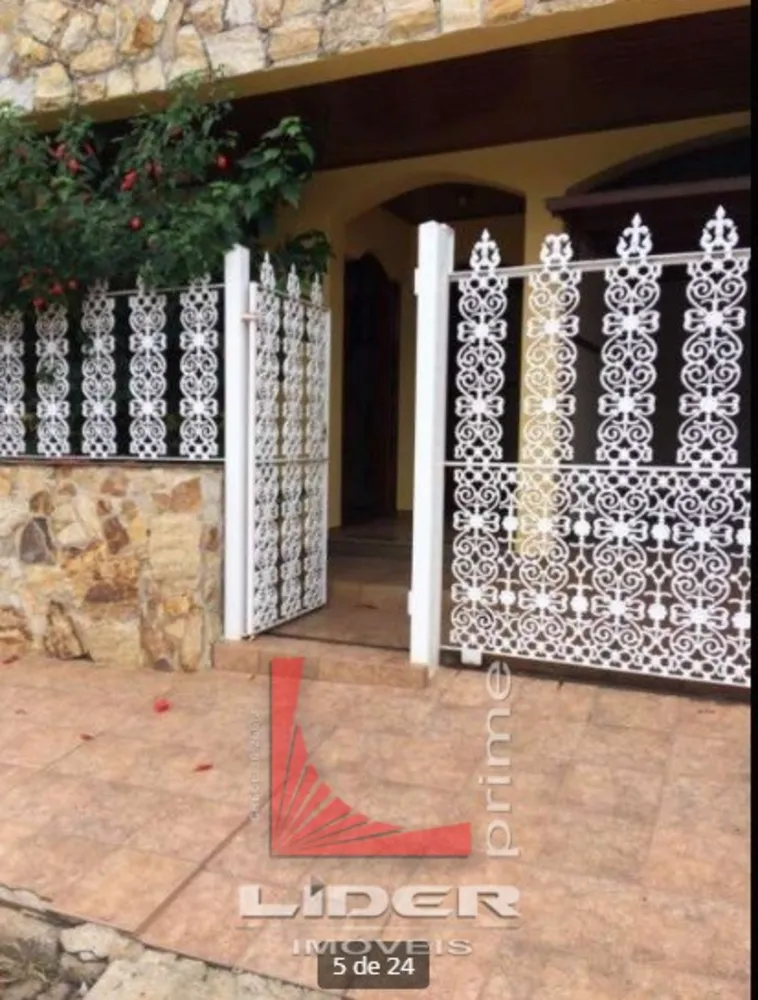 Casa, 4 quartos, 190 m² - Foto 1