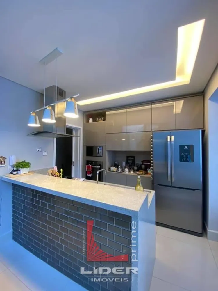Casa, 5 quartos, 140 m² - Foto 1