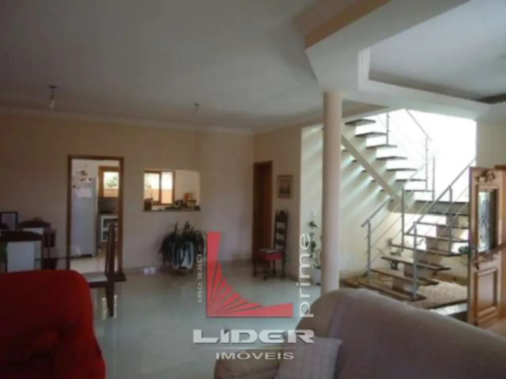 Casa, 3 quartos, 204 m² - Foto 1